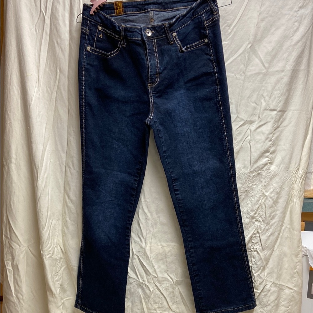 Aura Women’s dark blue jeans. Like new.